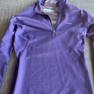 Quarter zip pull over